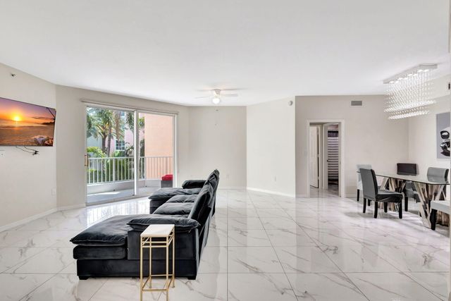 802 W WINDWARD Way 316, Lantana, FL 33462