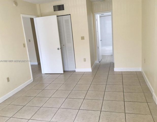 10900 SW 104th St 210, Miami, FL 33176