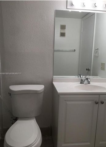 10900 SW 104th St 210, Miami, FL 33176
