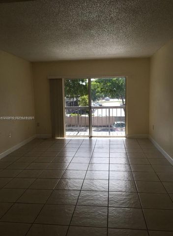 10900 SW 104th St 210, Miami, FL 33176