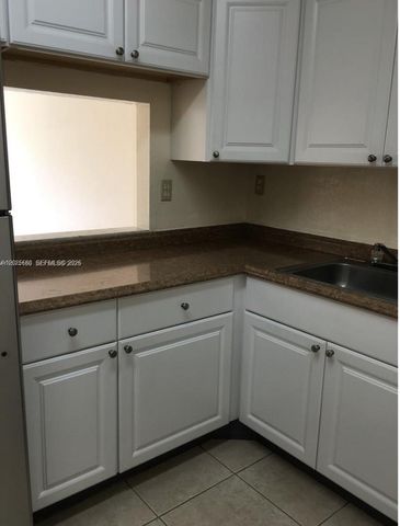10900 SW 104th St 210, Miami, FL 33176