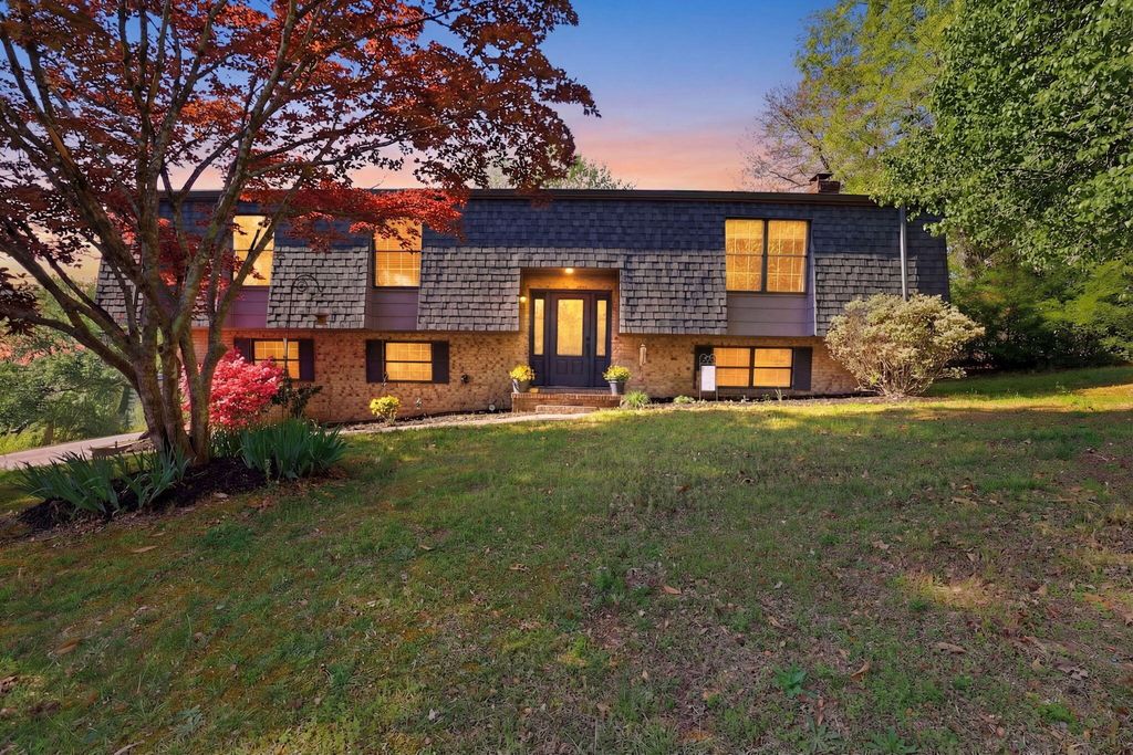 2404 Horseshoe Drive, Soddy Daisy, TN 37379