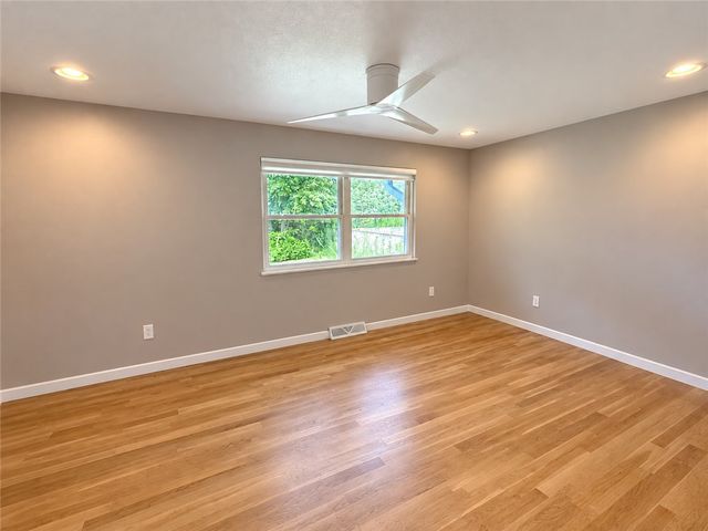 307 Crestview Drive, Bentonville, AR 72712