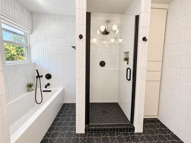 307 Crestview Drive, Bentonville, AR 72712