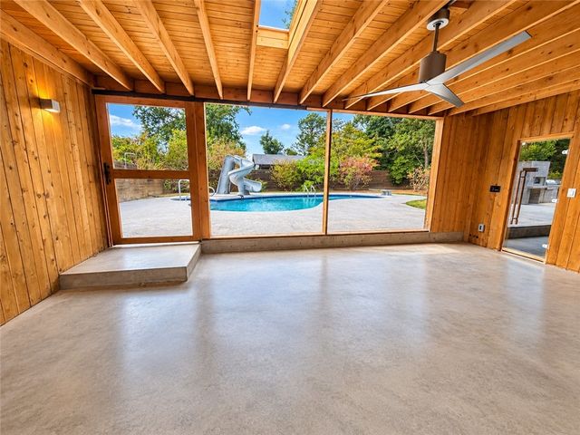 307 Crestview Drive, Bentonville, AR 72712