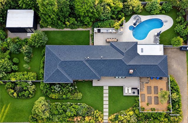 307 Crestview Drive, Bentonville, AR 72712