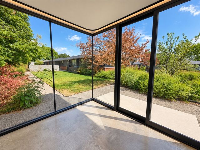 307 Crestview Drive, Bentonville, AR 72712