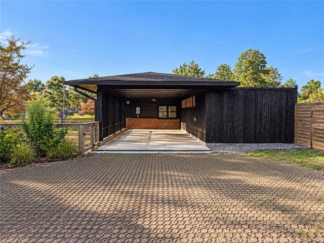 307 Crestview Drive, Bentonville, AR 72712