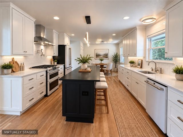 307 Crestview Drive, Bentonville, AR 72712