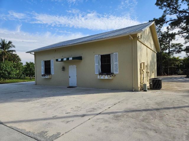 11334 81st Court N Guest Cottage, Palm Beach Gardens, FL 33412