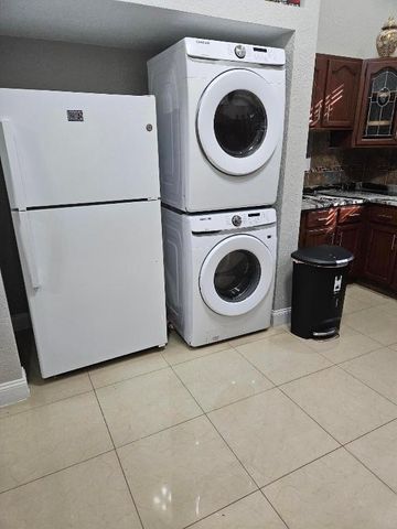 11334 81st Court N Guest Cottage, Palm Beach Gardens, FL 33412