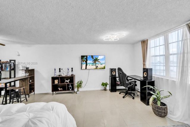 250 174th St 810, Sunny Isles Beach, FL 33160