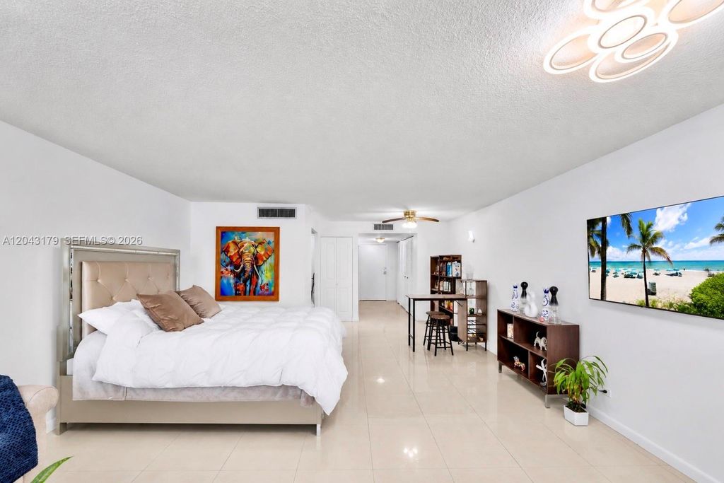 250 174th St 810, Sunny Isles Beach, FL 33160