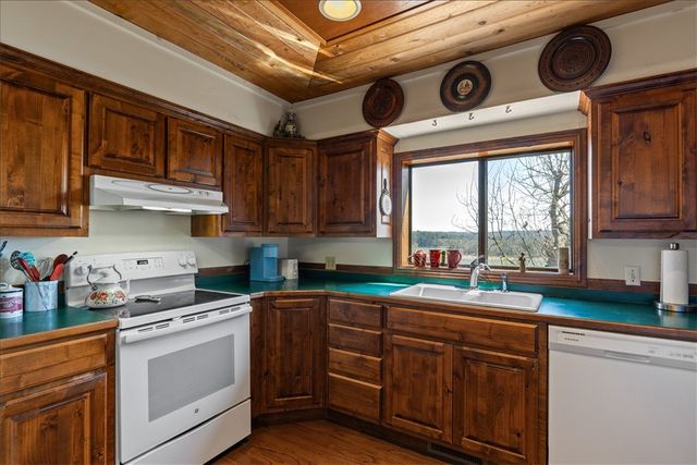 9826 Old Campbell Road, Rogers, AR 72758