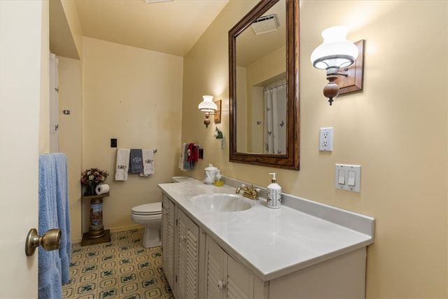 9826 Old Campbell Road, Rogers, AR 72758