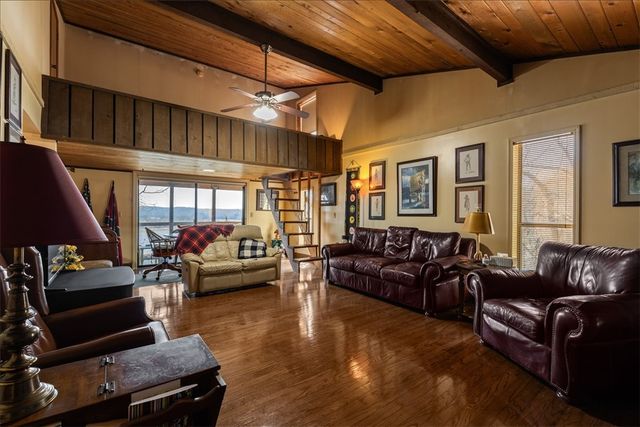 9826 Old Campbell Road, Rogers, AR 72758