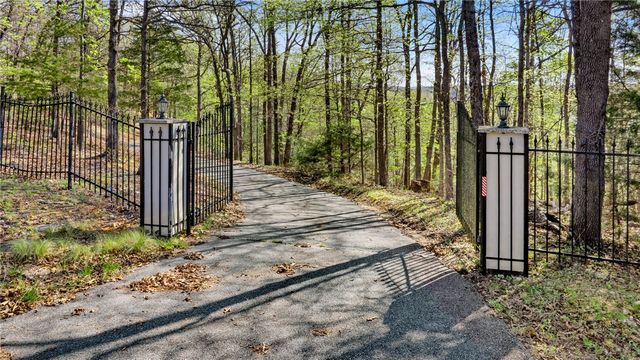 9826 Old Campbell Road, Rogers, AR 72758
