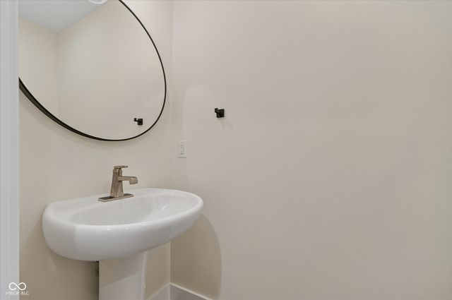 10486 Dusty Rose Drive, Zionsville, IN 46077