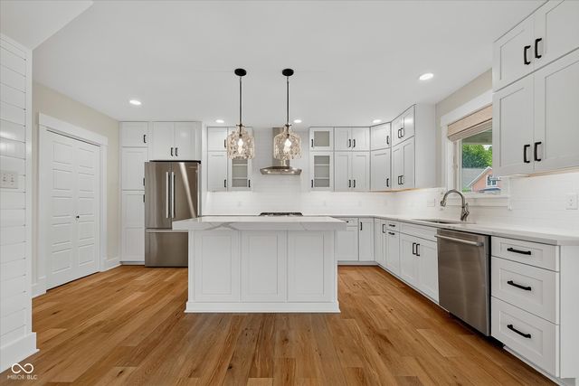 10486 Dusty Rose Drive, Zionsville, IN 46077