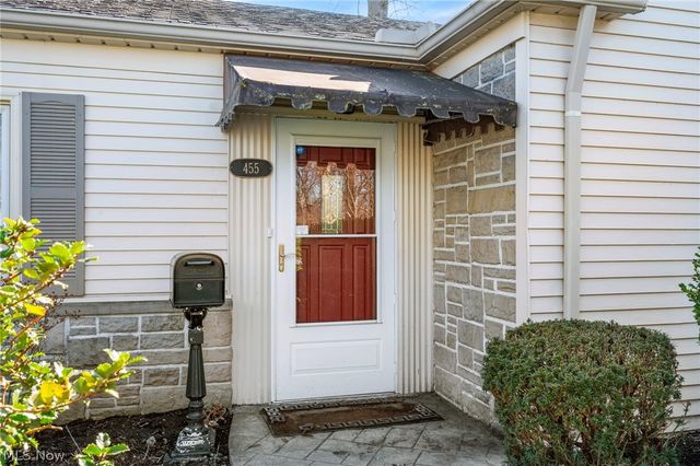 455 Vineland Road, Bay Village, OH 44140