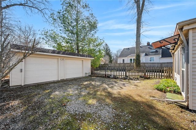 455 Vineland Road, Bay Village, OH 44140