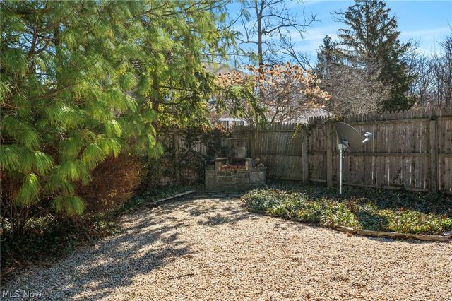 455 Vineland Road, Bay Village, OH 44140