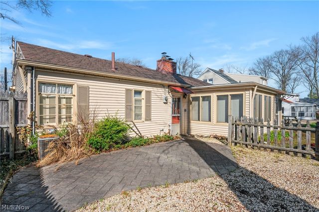 455 Vineland Road, Bay Village, OH 44140