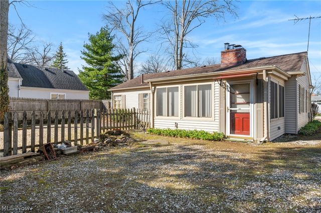 455 Vineland Road, Bay Village, OH 44140