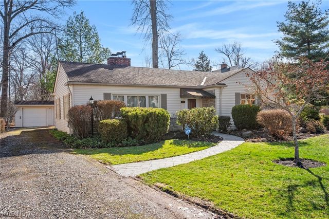455 Vineland Road, Bay Village, OH 44140