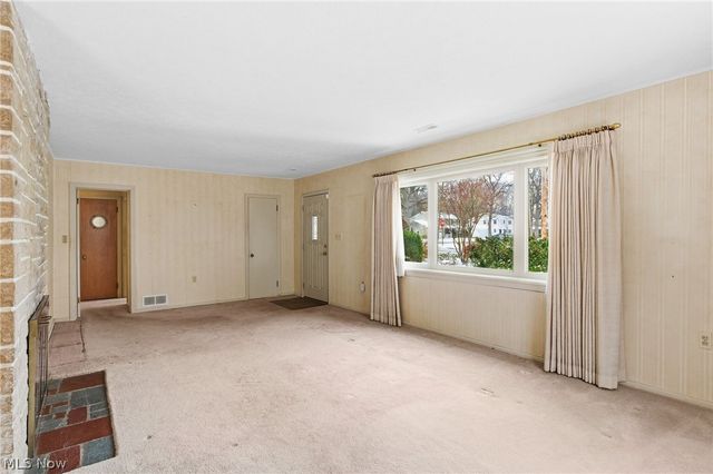 455 Vineland Road, Bay Village, OH 44140