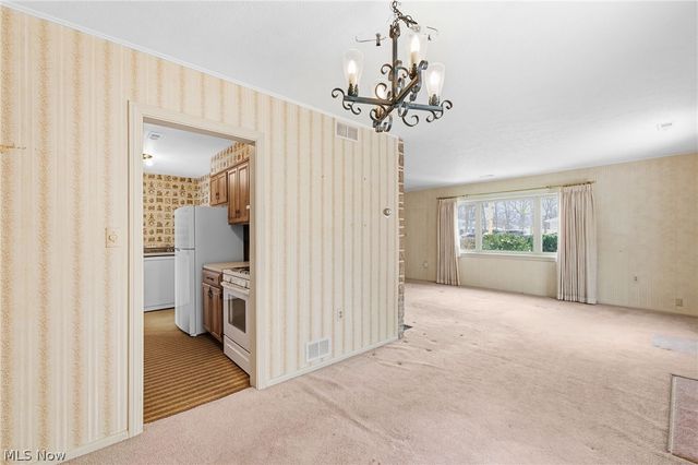 455 Vineland Road, Bay Village, OH 44140