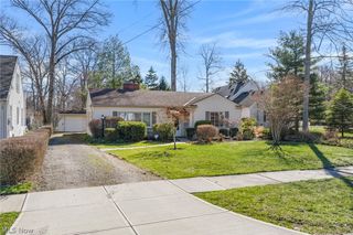 455 Vineland Road, Bay Village, OH 44140