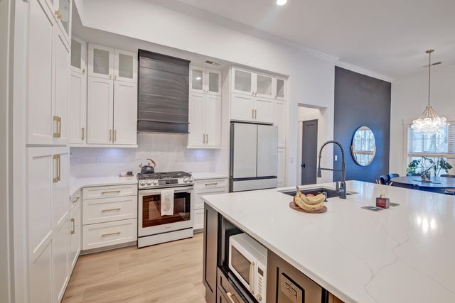 2152 Summerwood Drive, Mount Pleasant, SC 29466