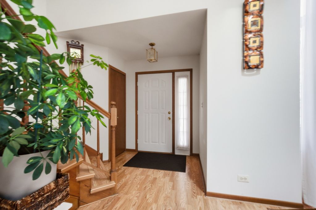 146 MICHAEL Avenue, Mundelein, IL 60060 — photo 3