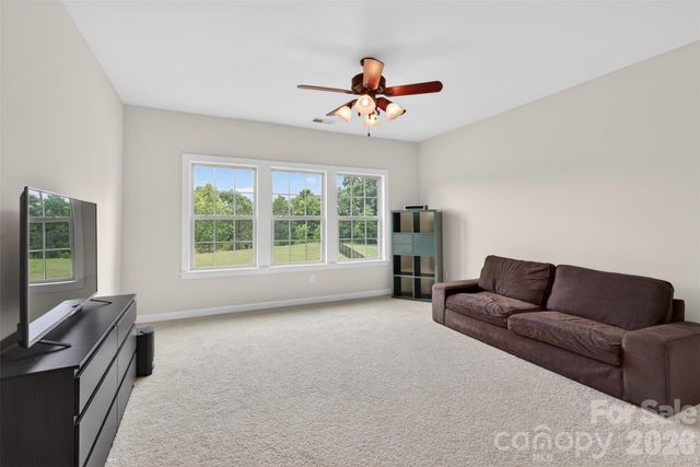 8224 Cornhill Avenue, Charlotte, NC 28277