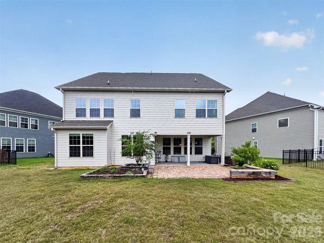 8224 Cornhill Avenue, Charlotte, NC 28277