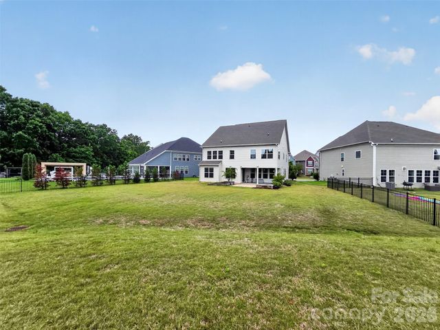 8224 Cornhill Avenue, Charlotte, NC 28277