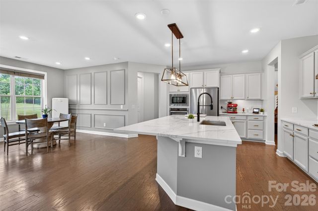 8224 Cornhill Avenue, Charlotte, NC 28277