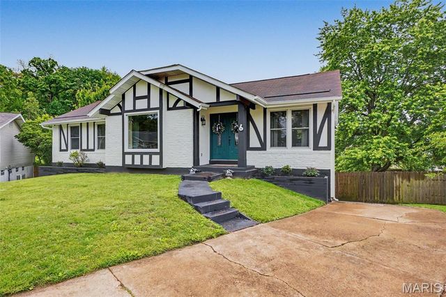 6 Cherrywood Court, St Peters, MO 63376