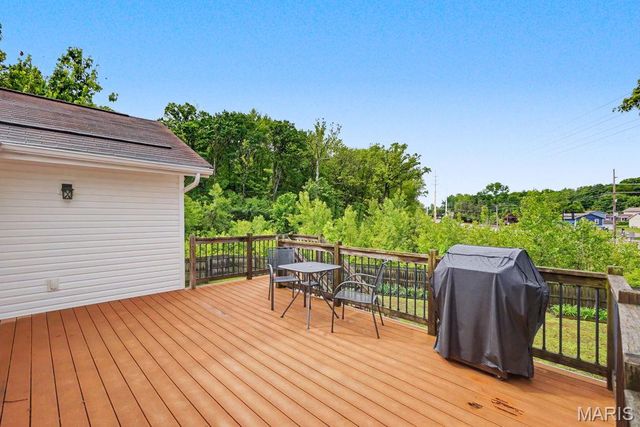 6 Cherrywood Court, St Peters, MO 63376