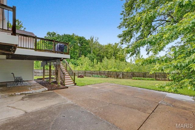 6 Cherrywood Court, St Peters, MO 63376