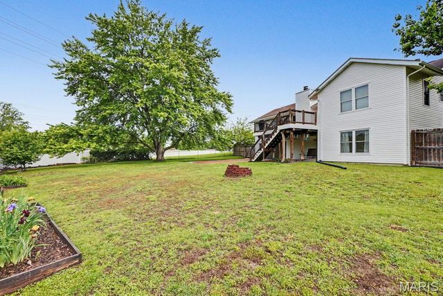 6 Cherrywood Court, St Peters, MO 63376