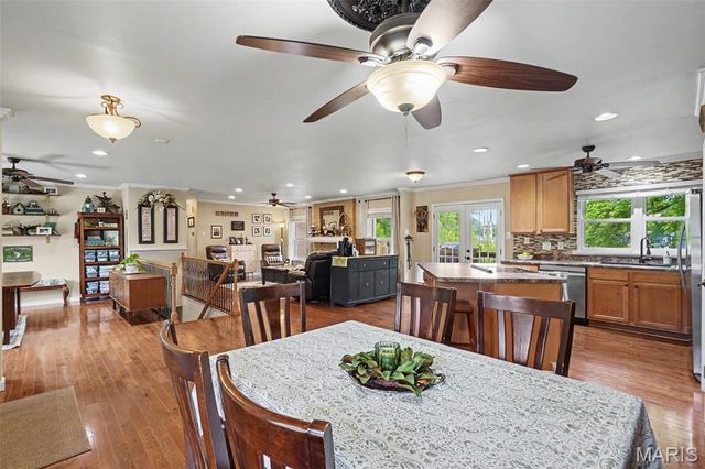 6 Cherrywood Court, St Peters, MO 63376
