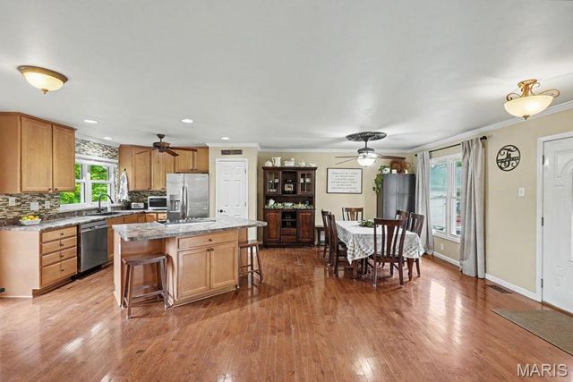 6 Cherrywood Court, St Peters, MO 63376