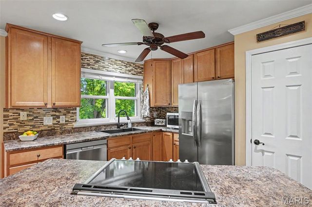6 Cherrywood Court, St Peters, MO 63376