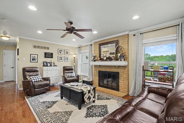 6 Cherrywood Court, St Peters, MO 63376