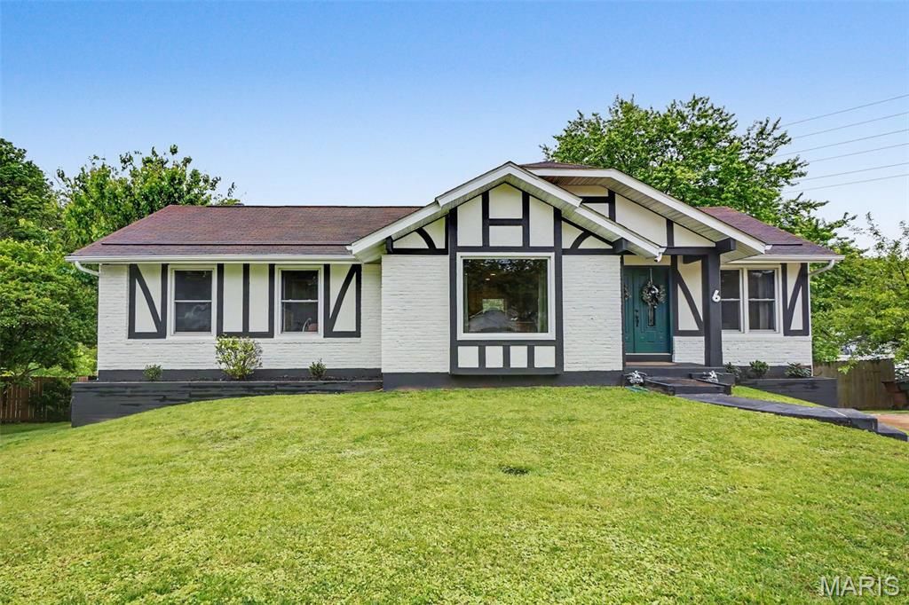 6 Cherrywood Court, St Peters, MO 63376