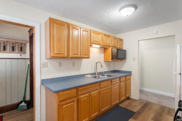 617 W 15th Street, Muncie, IN 47302