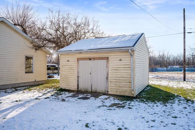 617 W 15th Street, Muncie, IN 47302