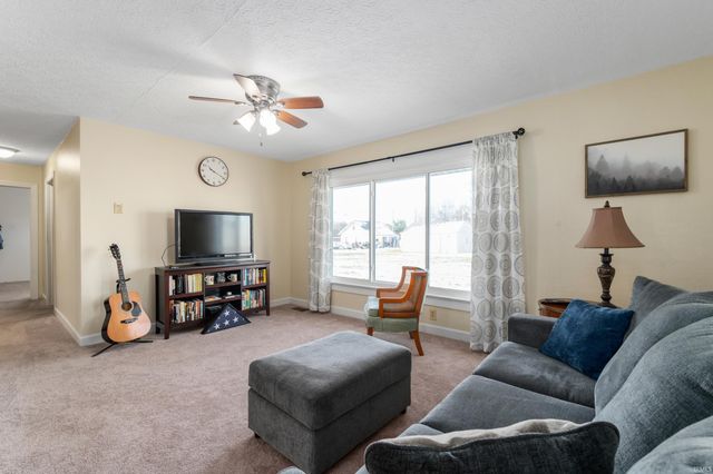 617 W 15th Street, Muncie, IN 47302